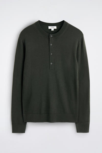 COS スリムメリノウールヘンリートップ