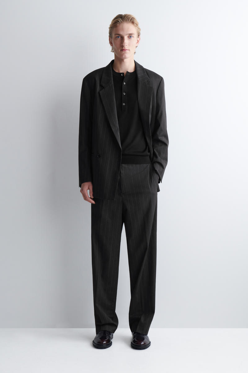 COS スリムメリノウールヘンリートップ