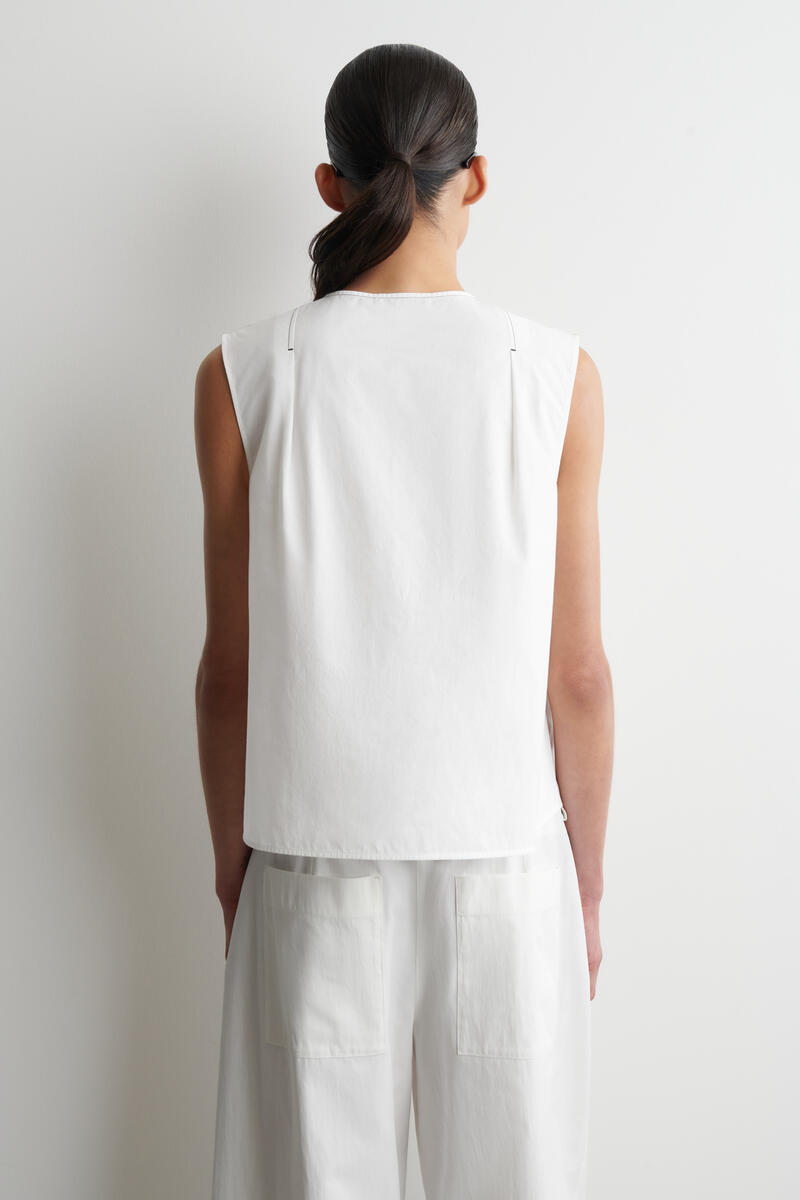 PLEATED SLEEVELESS TOP プリーツノースリーブトップス ホワイト｜COS
