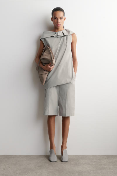 COS オーバーサイズ ドレープトップ