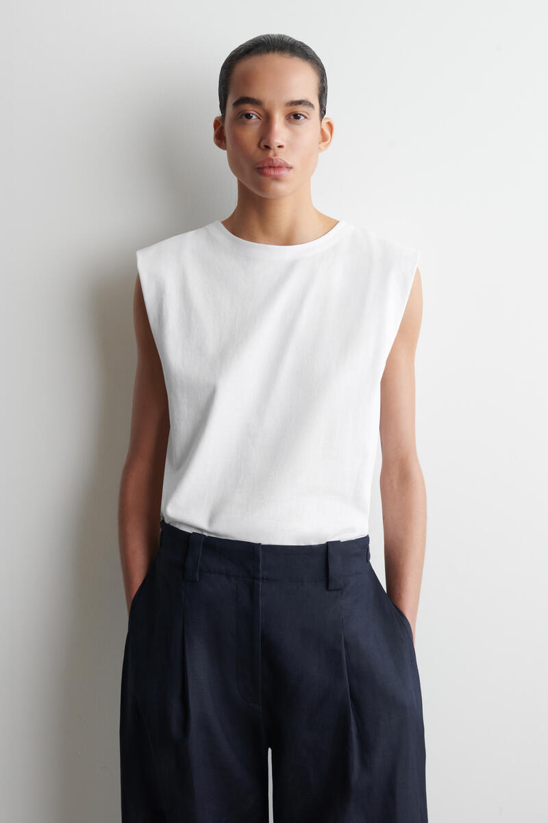 COS 立体的なショルダーディテール コットンジャージー タンクトップ