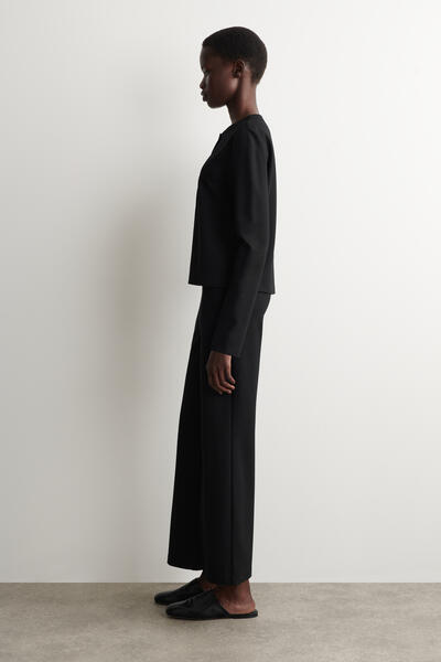 COS ミニマルジャージーカーディガン