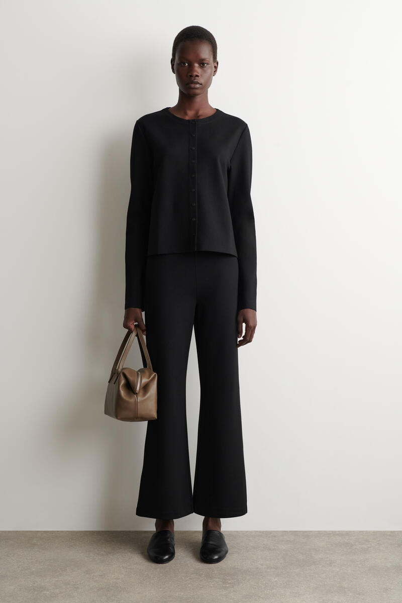 COS ミニマルジャージーカーディガン