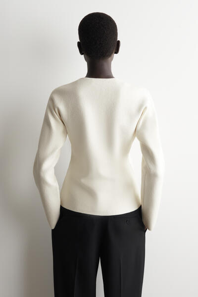 COS 彫刻的なコットンカーディガン