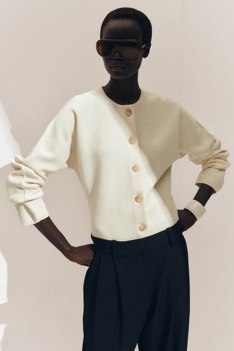 COS 彫刻的なコットンカーディガン