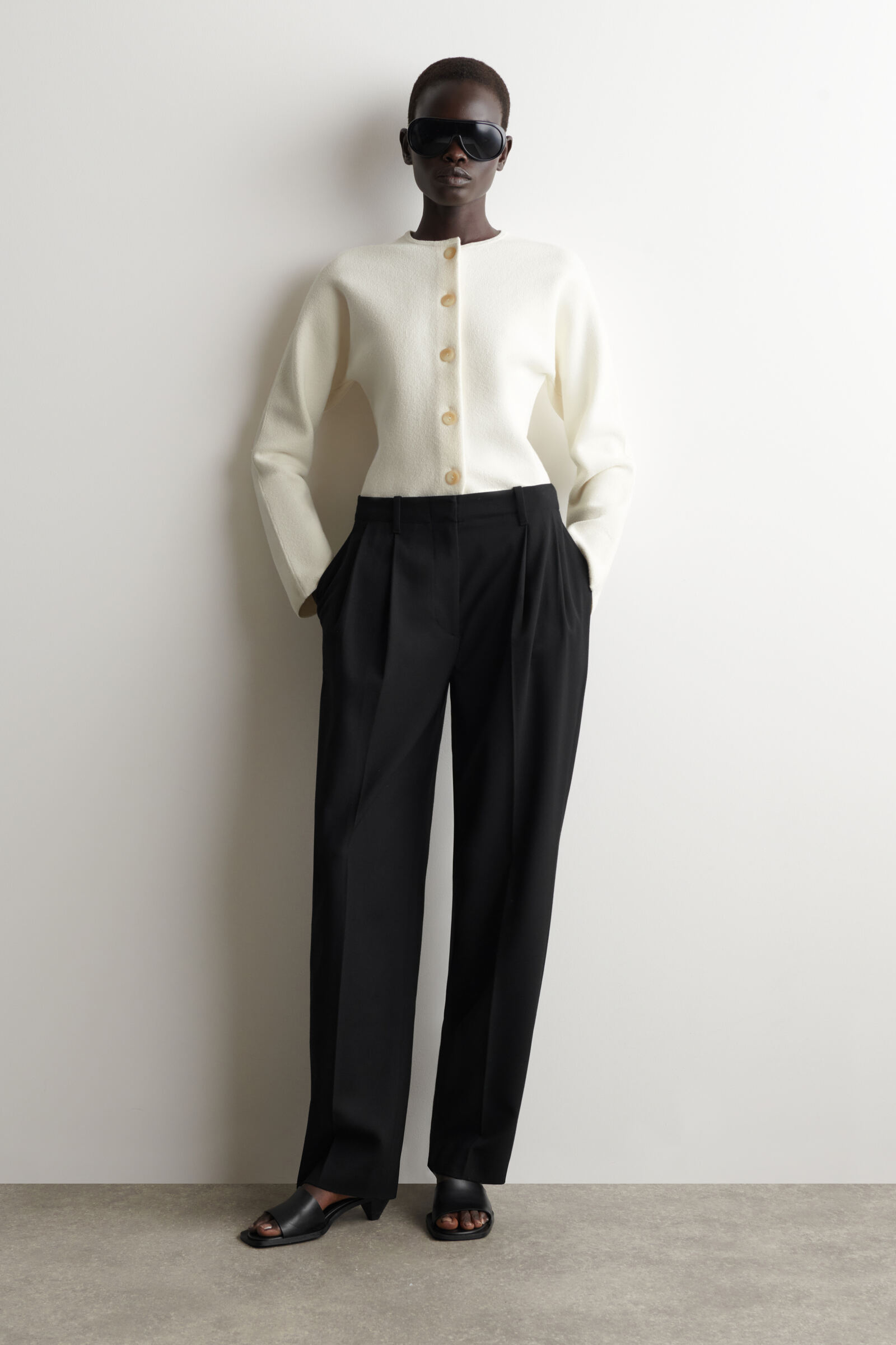 SCULPTURAL COTTON CARDIGAN 彫刻的なコットンカーディガン ホワイト 