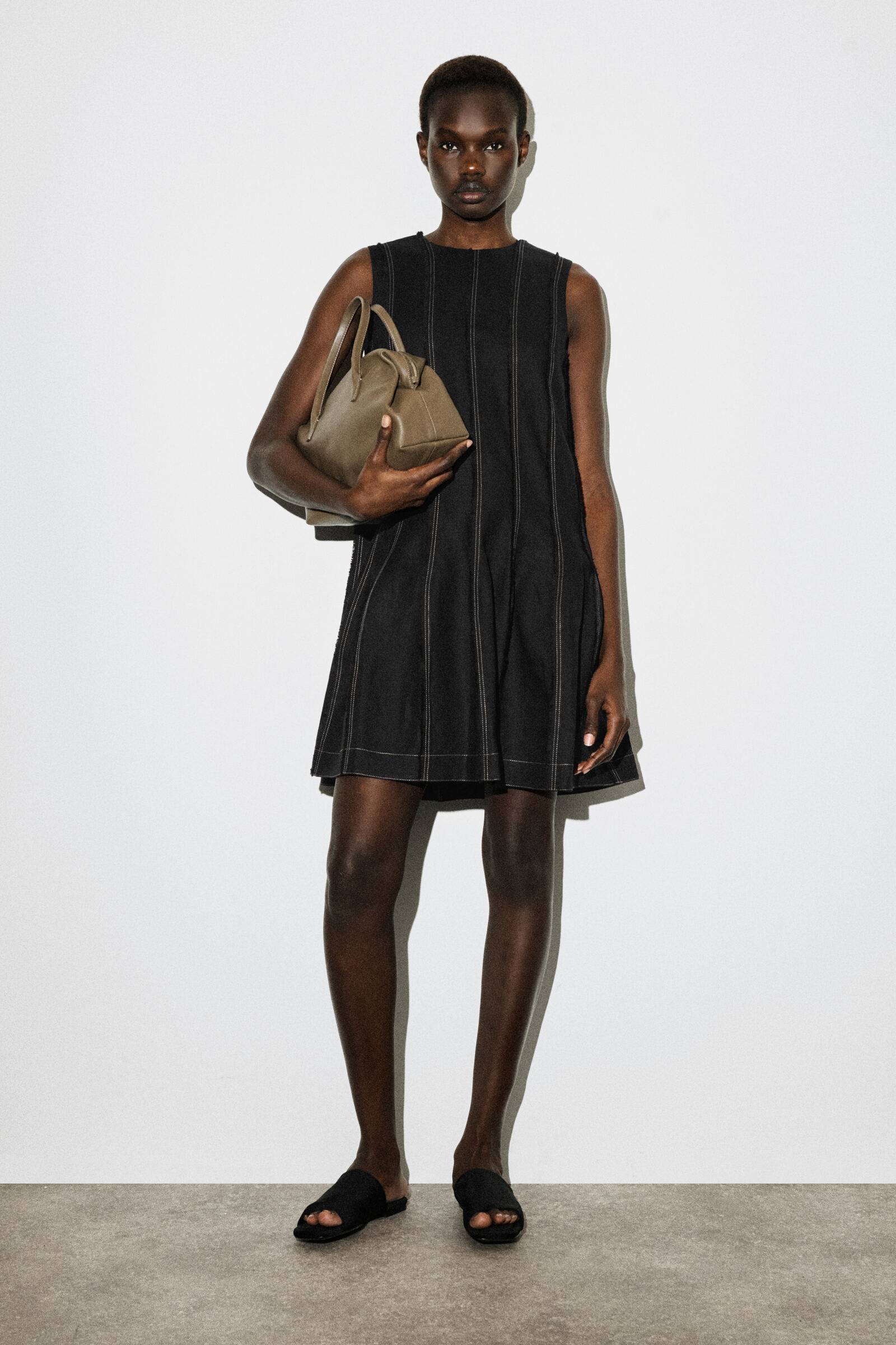 SCULPTED PLEATED MINI DRESS スカルプテッドプリーツ ミニワンピース