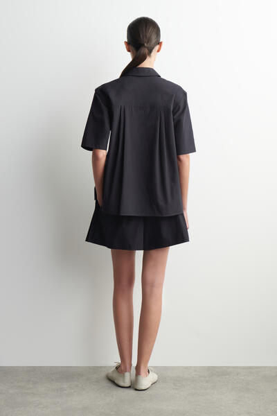 COS プリーツコットンショーツ