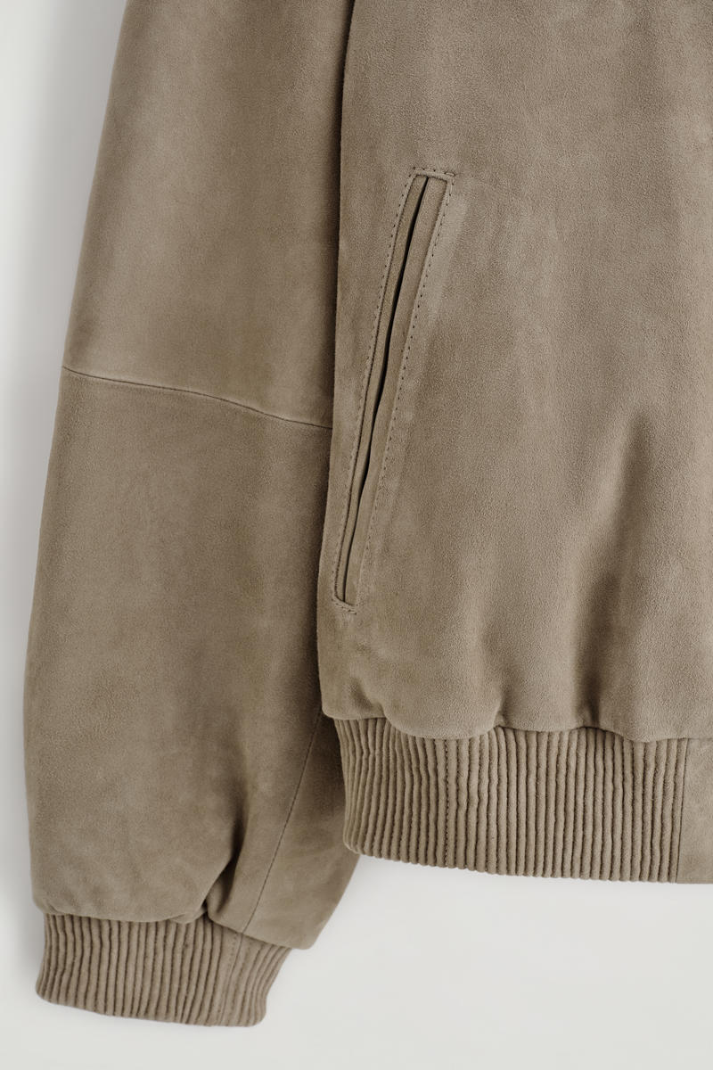 COS ショールカラーのスエードボンバージャケット