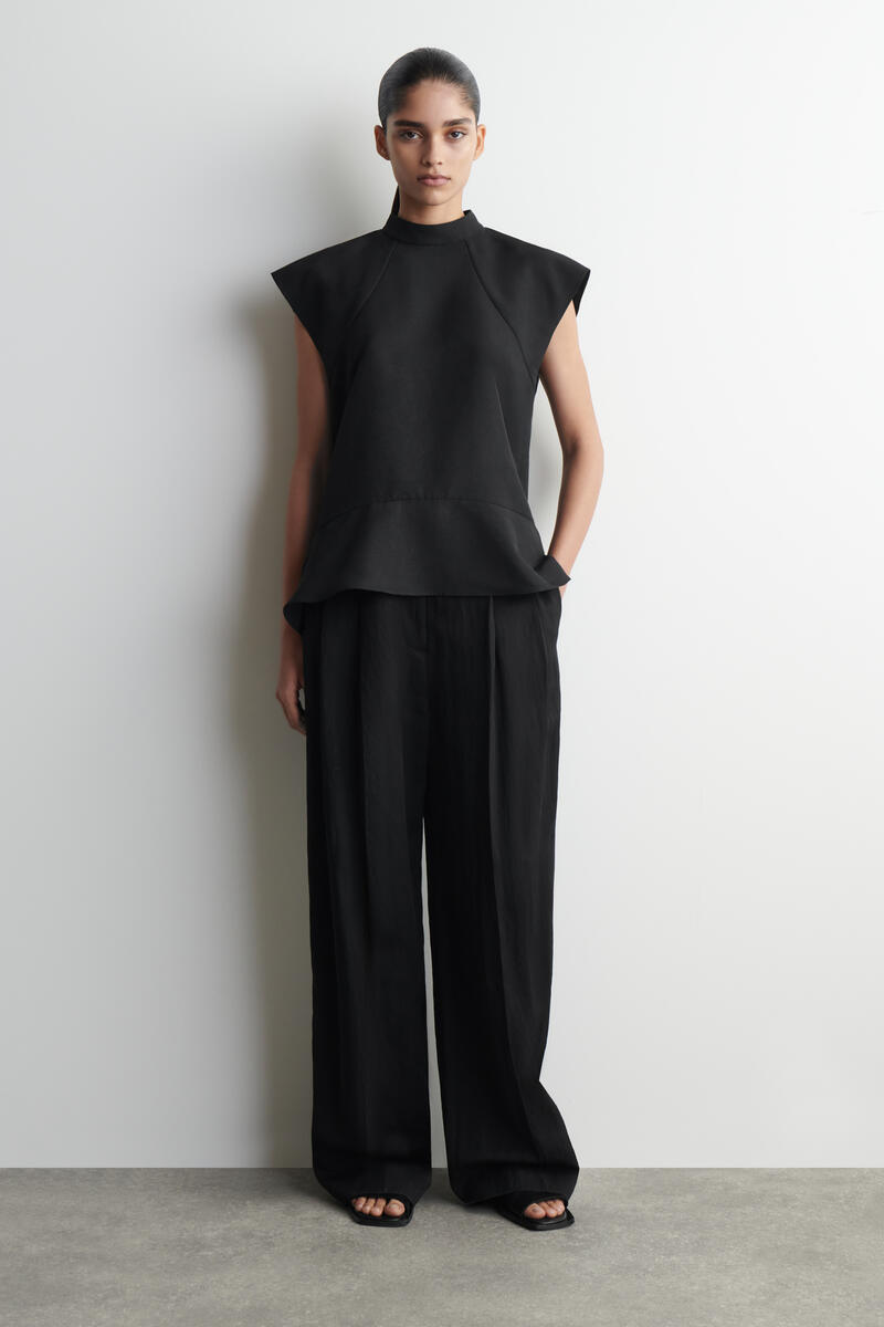 COS フレア キャップスリーブトップ