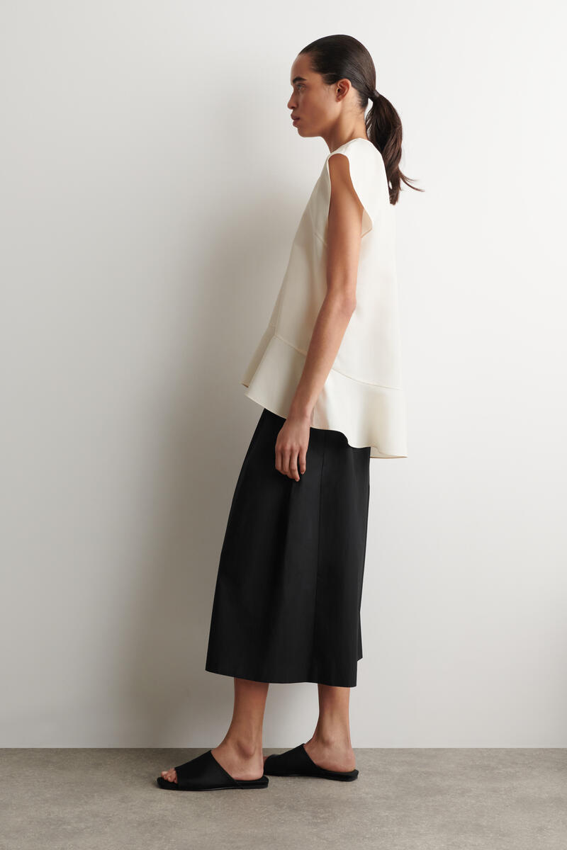 COS フレア キャップスリーブトップ