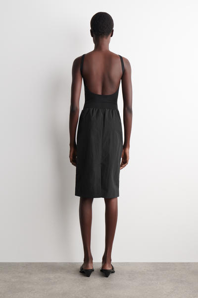 COS ギャザーペンシルスカート