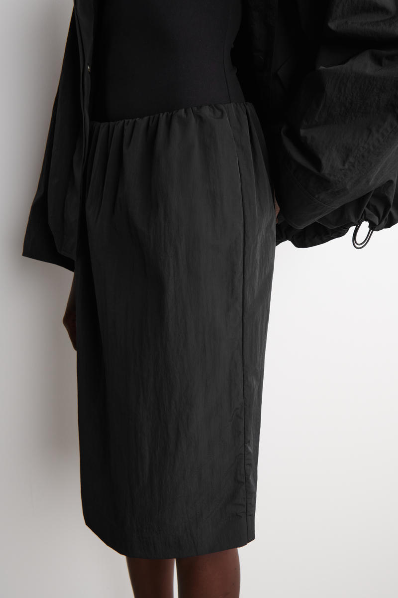 COS ギャザーペンシルスカート