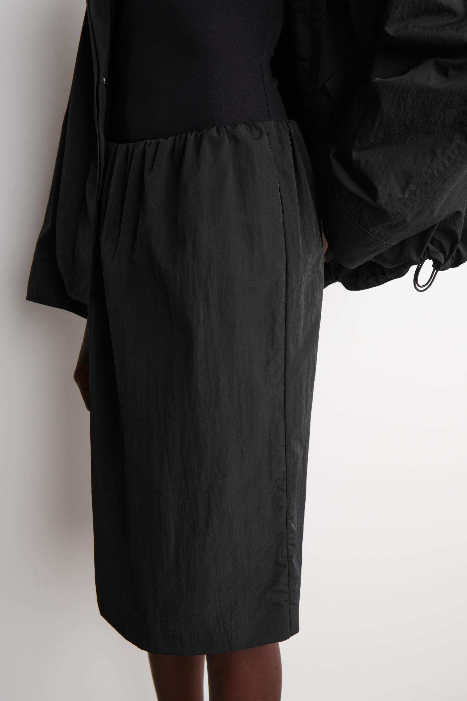 GATHERED PENCIL SKIRT ギャザーペンシルスカート ブラック｜COS コス 