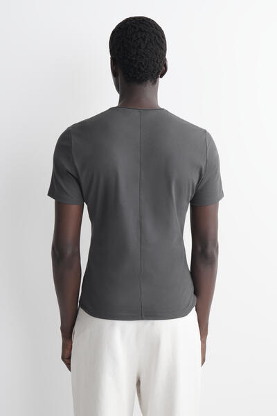 COS スリムフィットコットンTシャツ