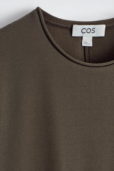 COS スリムフィットコットンTシャツ
