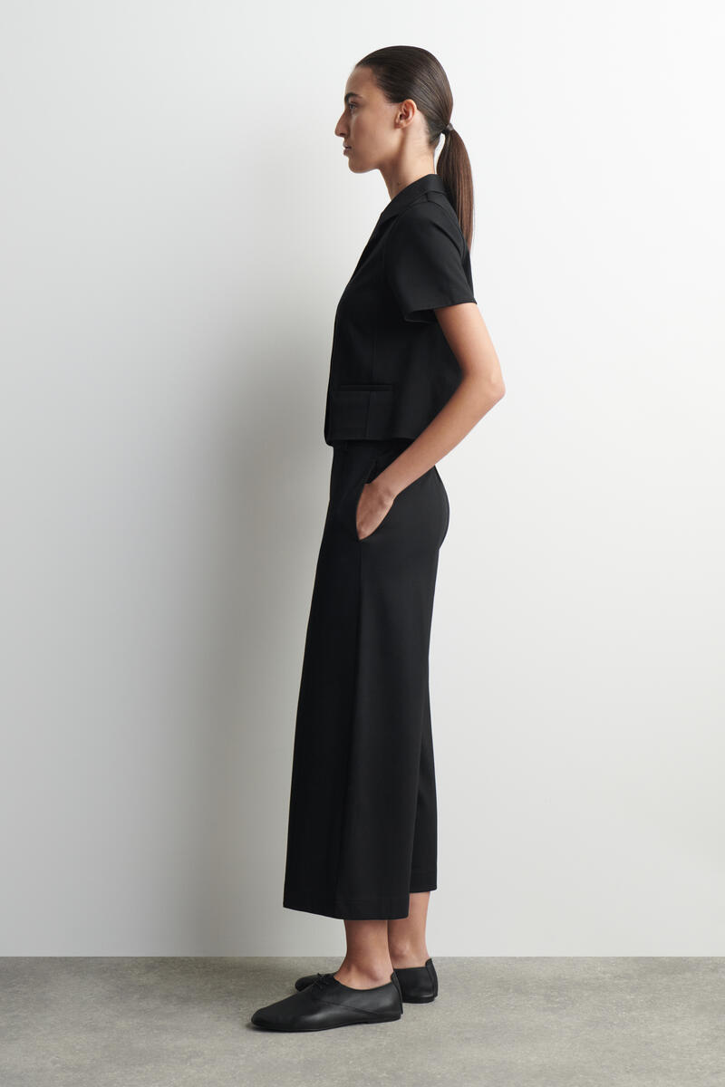 COS ツイルジャージー ストレートレッグ キュロット