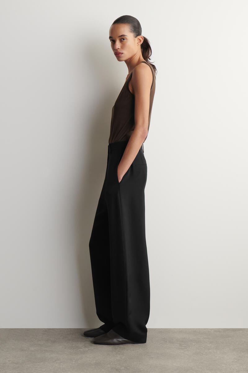 COS シルク チューリップパンツ