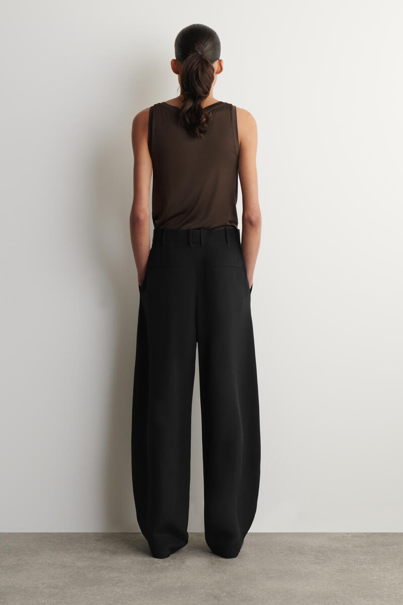 COS シルク チューリップパンツ