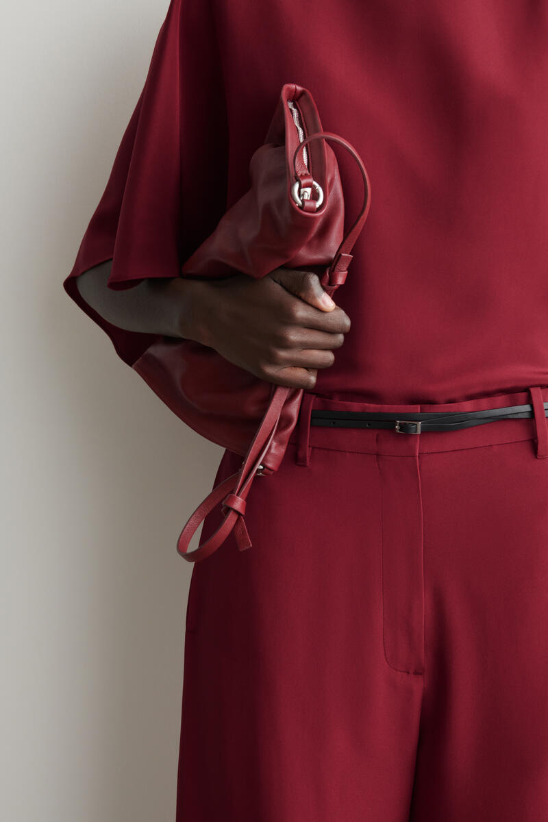 COS シルク チューリップパンツ