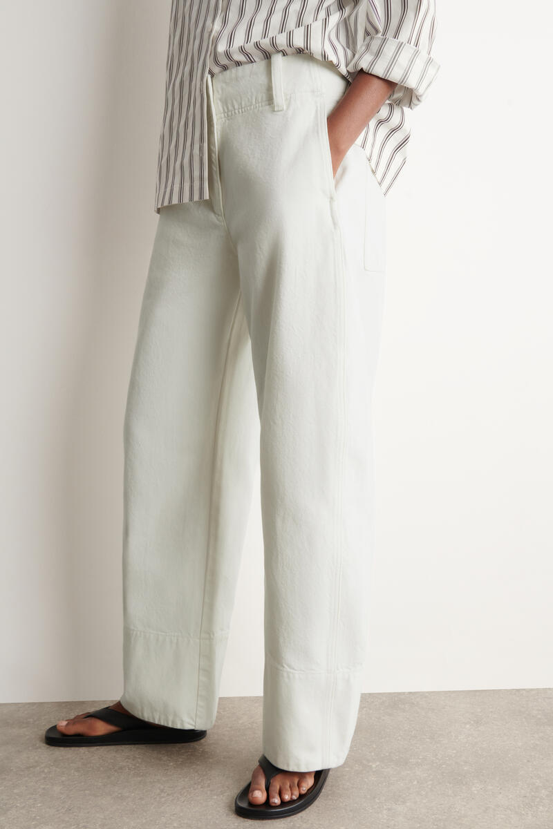 COS デニムバレルレッグパンツ