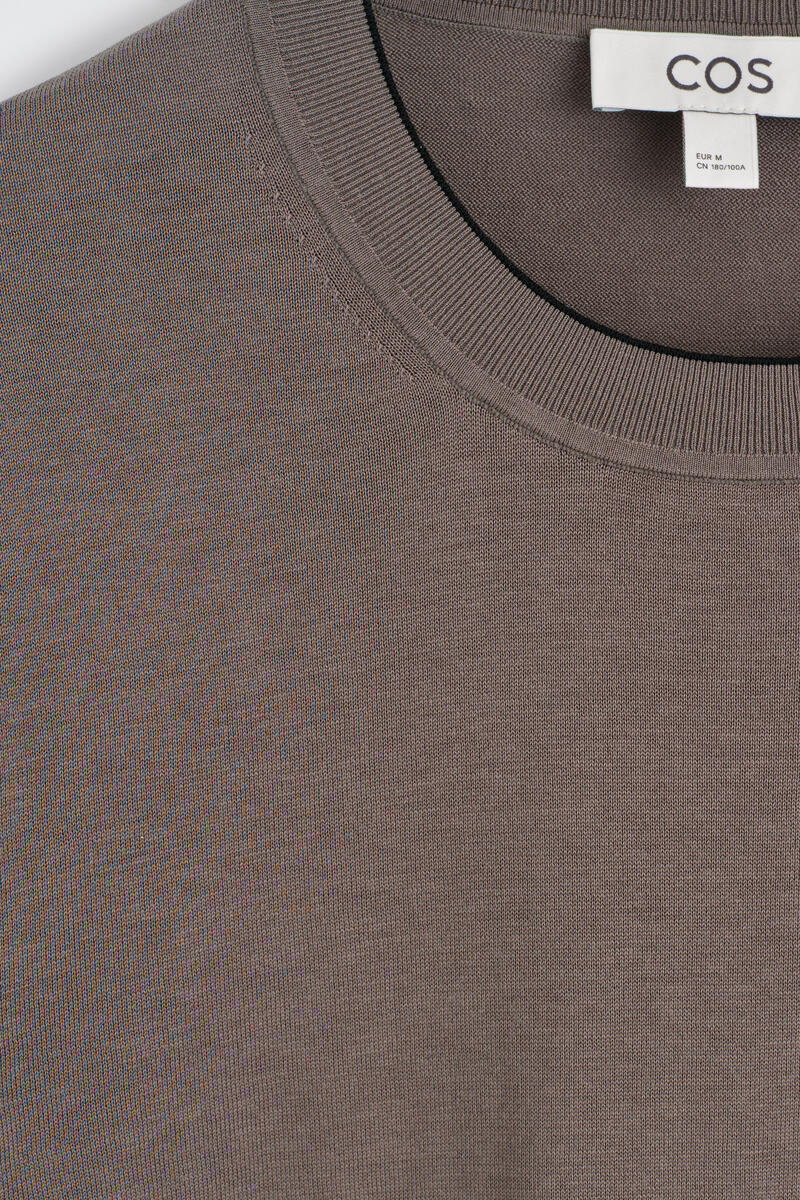 COS コントラストトリム シルクコットンTシャツ