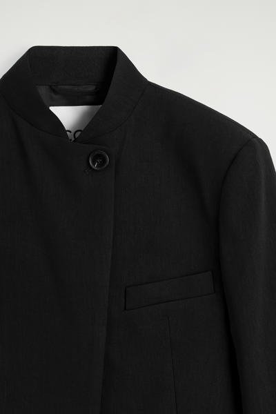 COS クロップド ストラクチャード リネンブレザー