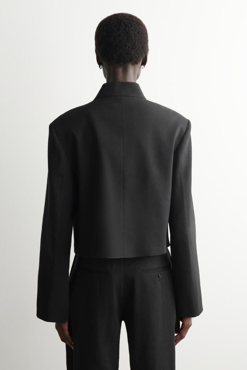 COS クロップド ストラクチャード リネンブレザー