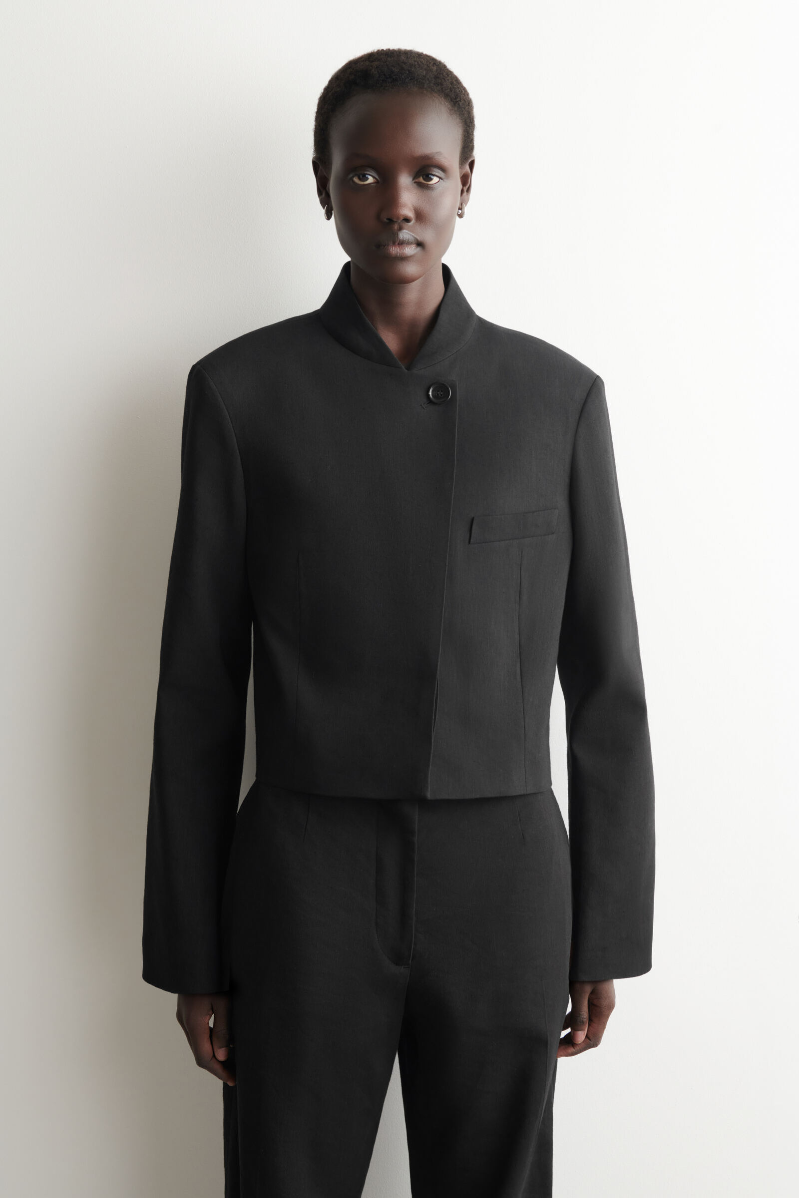 CROPPED STRUCTURED LINEN BLAZER クロップド ストラクチャード リネン