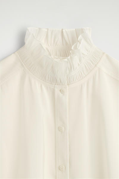 COS ラッフルカラーモーダルブラウス