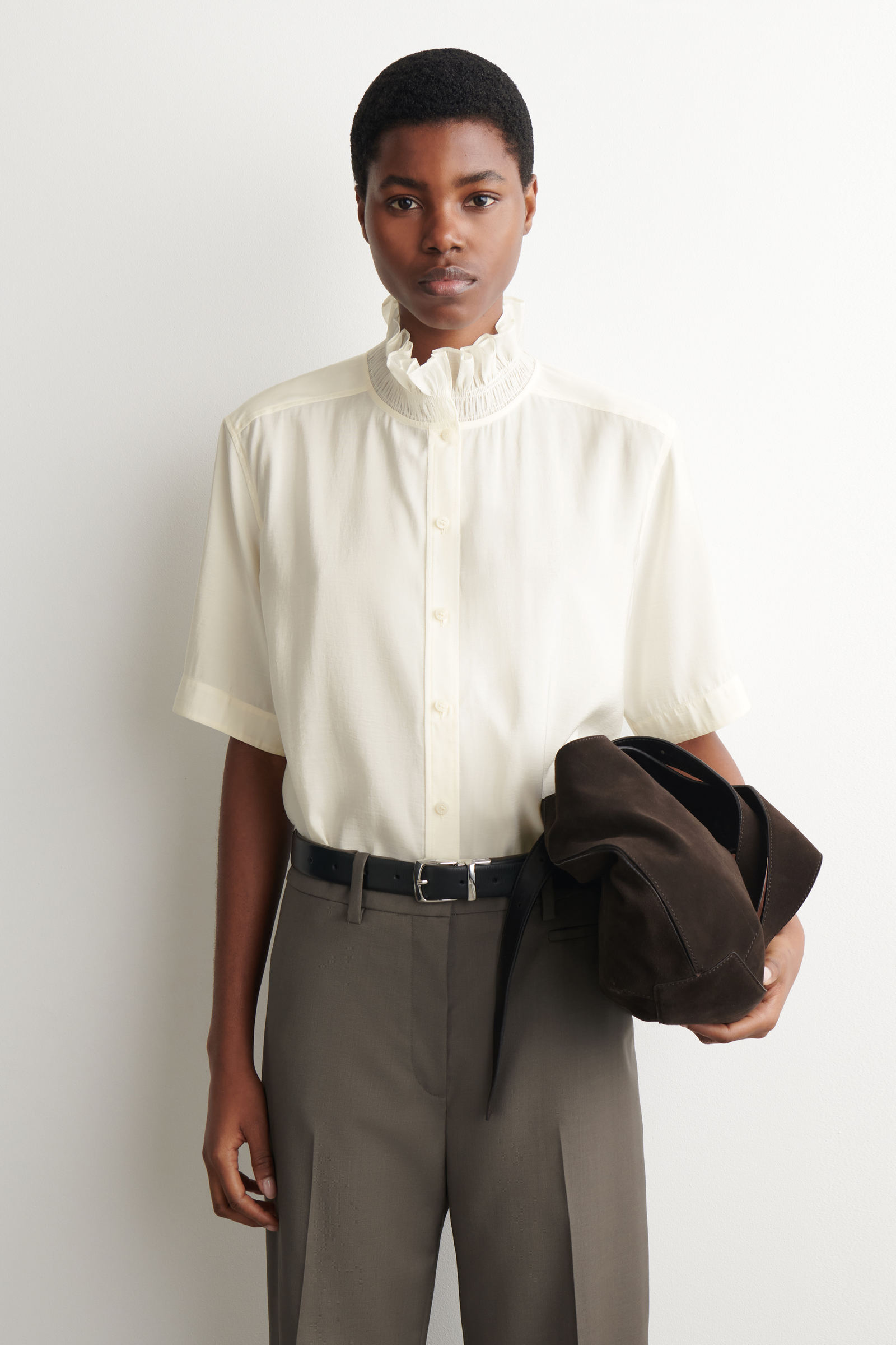 RUFFLE-COLLAR MODAL BLOUSE ラッフルカラーモーダルブラウス 