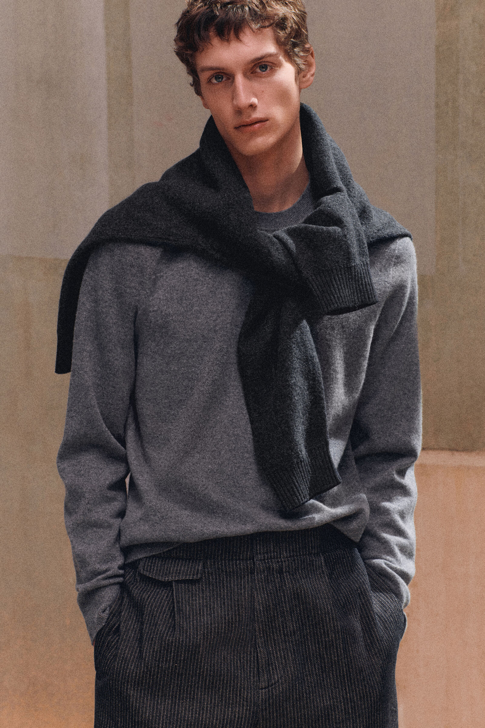 CASHMERE CREW-NECK JUMPER カシミヤ クルー ネックセーター グレー