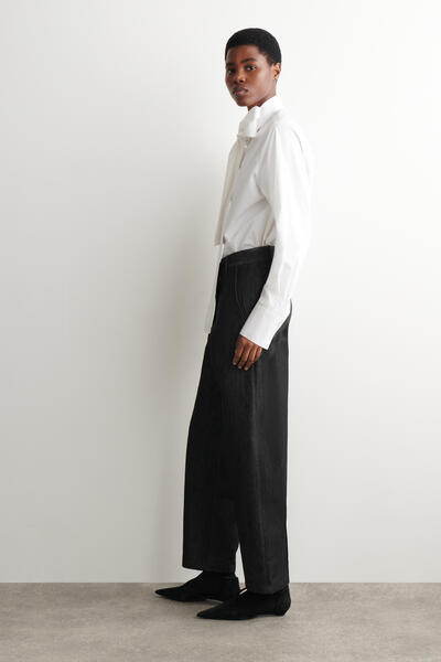 COS ボウディテールコットンブラウス