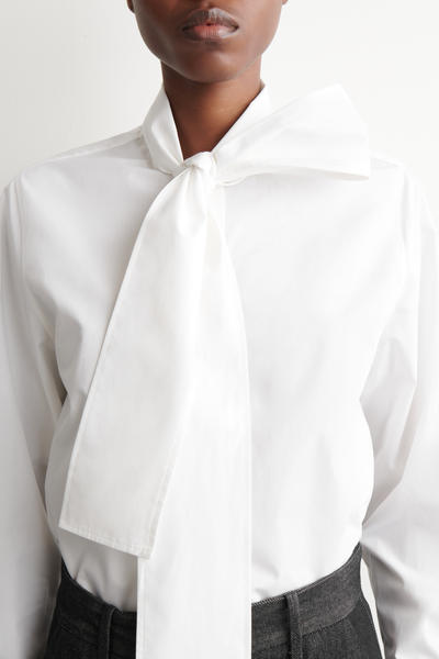 COS ボウディテールコットンブラウス