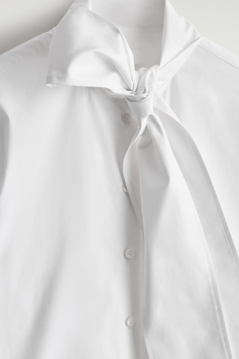 COS ボウディテールコットンブラウス