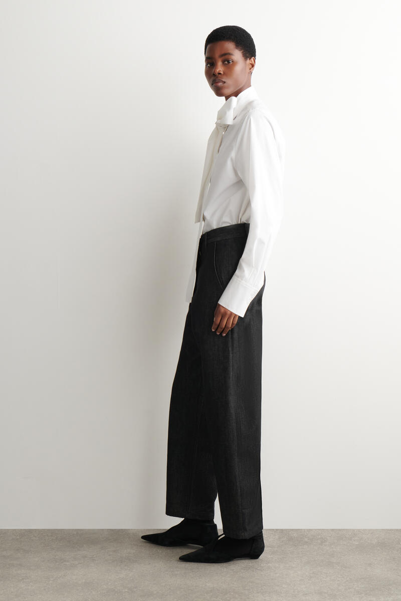 COS ボウディテールコットンブラウス