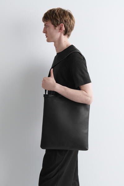 COS TETHER レザートートバッグ