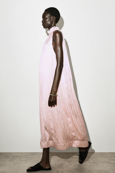 COS シワ加工サテン ミディワンピース