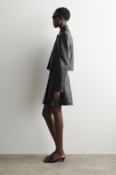 COS クロコ型押しレザー ミニラップスカート