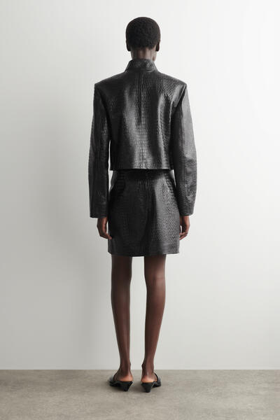 COS クロコ型押しレザー ミニラップスカート