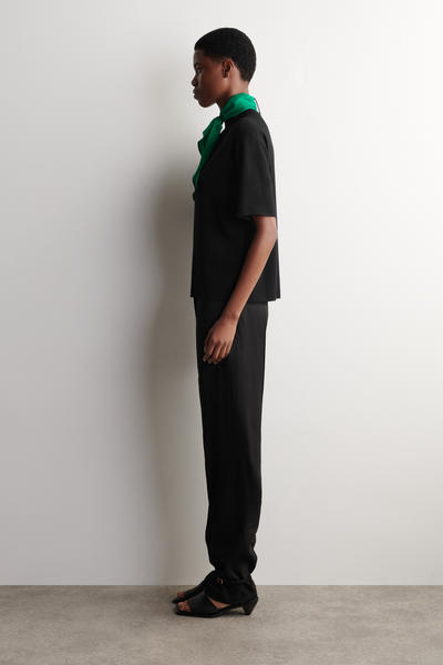 COS スカーフディテール メリノウールTシャツ