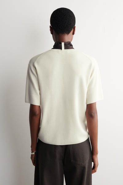 COS スカーフディテール メリノウールTシャツ