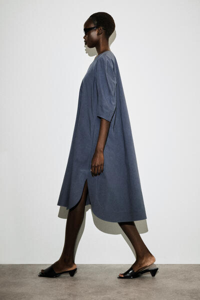 COS ラウンドVネック　コットンミディドレス