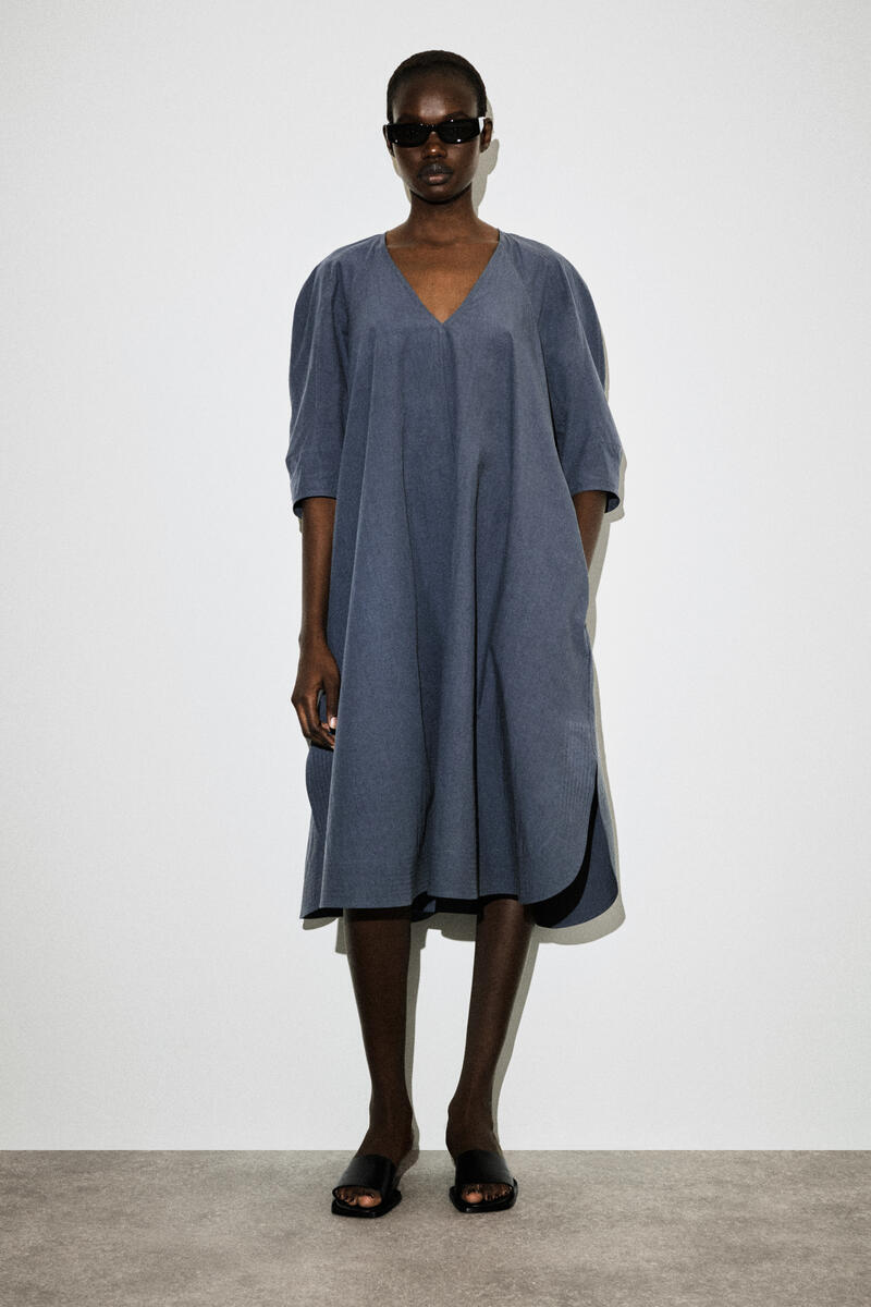 COS ラウンドVネック　コットンミディドレス