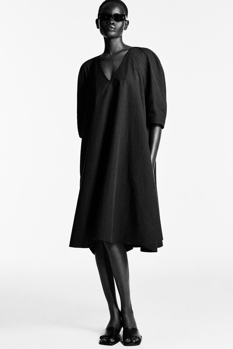 COS ラウンドVネック　コットンミディドレス