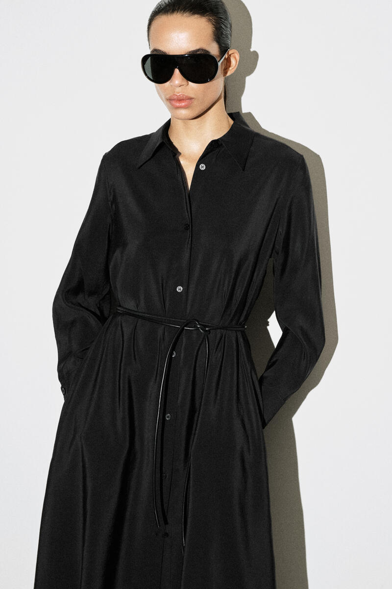 COS フルイド ミディシャツワンピース