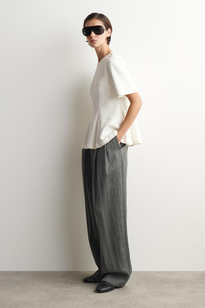 COS ウエストを絞った コットンTシャツ