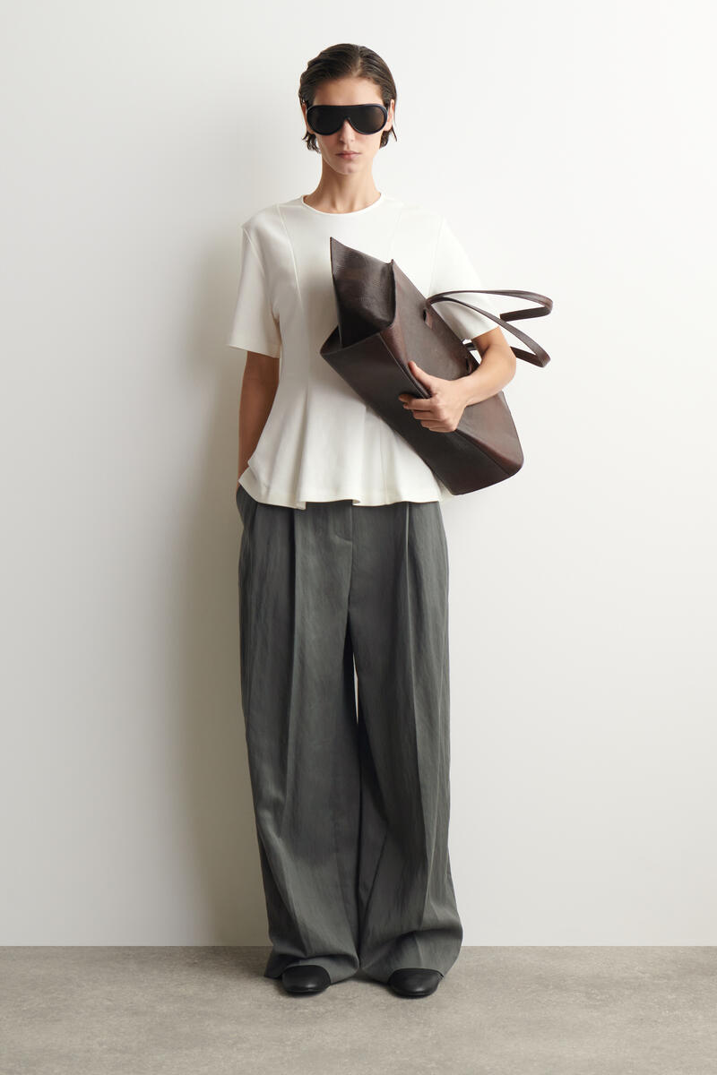 COS ウエストを絞った コットンTシャツ