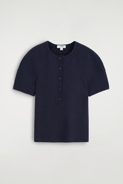COS ラウンドリブジャージー ヘンリートップ