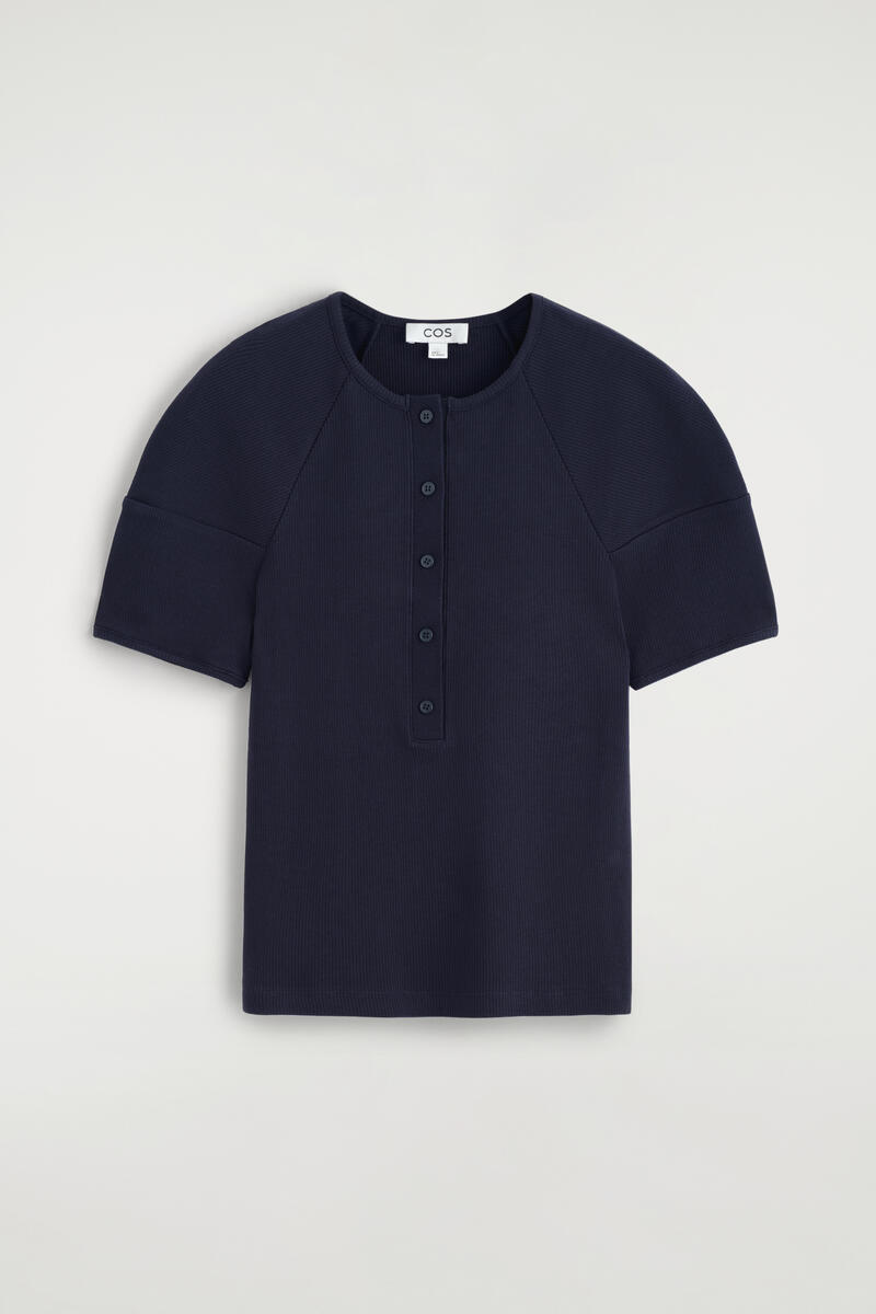 COS ラウンドリブジャージー ヘンリートップ